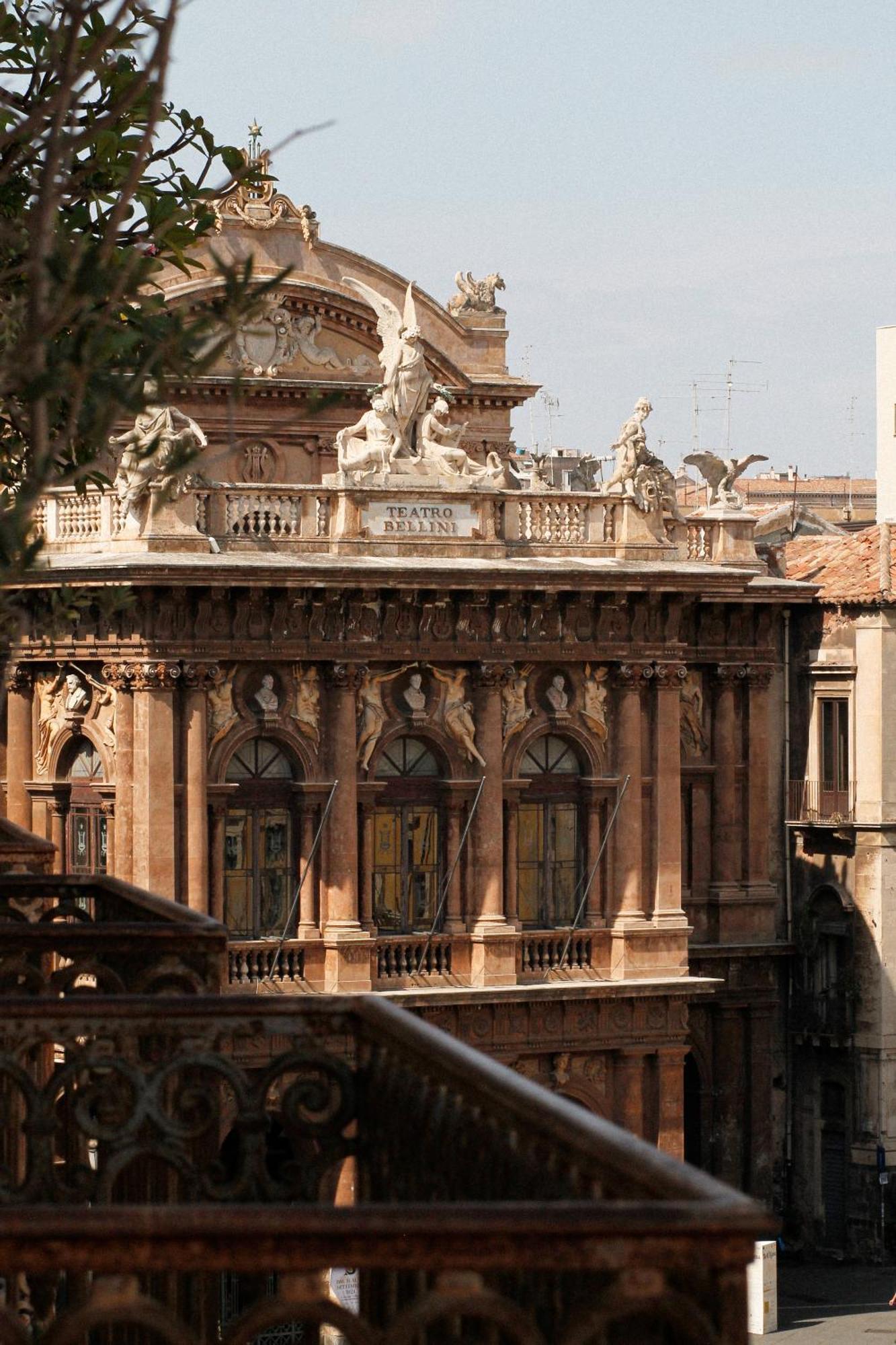 Hotel Habitat Catania Esterno foto